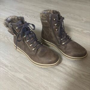 Flat brown boots